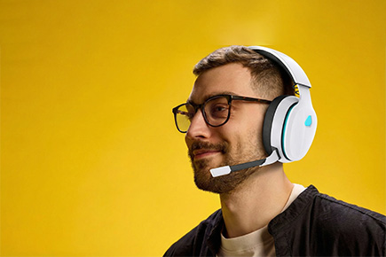 Advantages of Over Ear Headphones With Cord